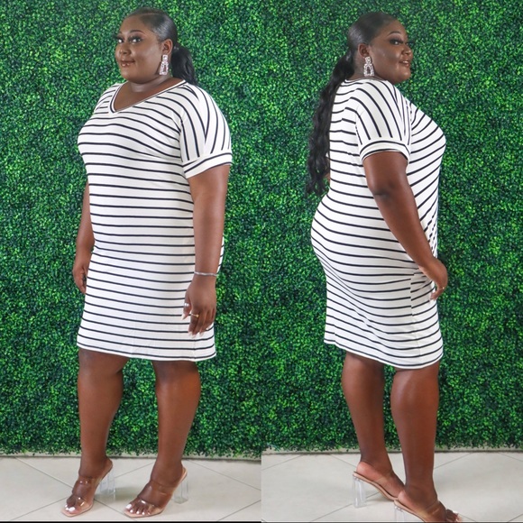 Striped Dress 🤍 - S M L XL - Picture 1 of 3